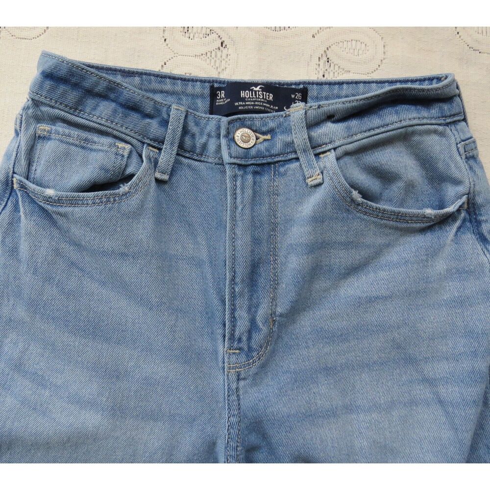 Hollister Ultra High Rise Mom Bandana Patched Jeans 3R(27) Light Wash - Picture 11 of 11